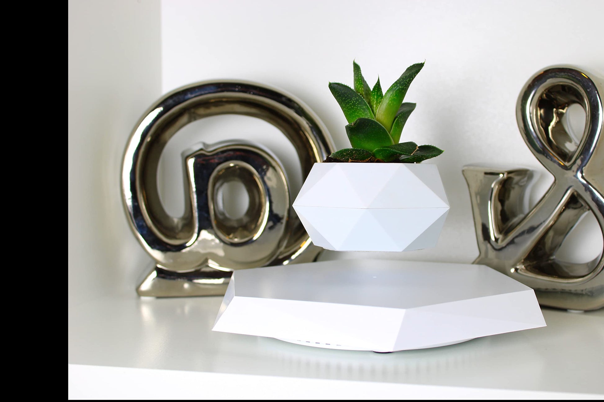 BandDlevs Floating Pots for Plants - Levitating Pot - Levitating Planter for Bonsai, Succulents, Air Plants - Floating Magnetic Display for Home Office Desks - Magnetic Levitation Plant Holder (White)